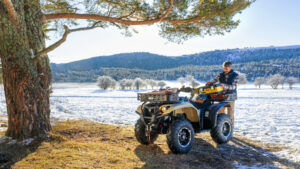 2026-Yamaha-YFM700FWBD-S-EU-Desert_Tan_Midnight_Blue-Static-002-03